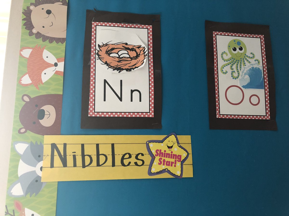 MissMerryfield's tweet photo. A really fun lesson went down today during phonics... Nibbles added his name to our star jar! 🌟 @RachelLawsontx @HatfieldElem https://t.co/b22h8HotGH