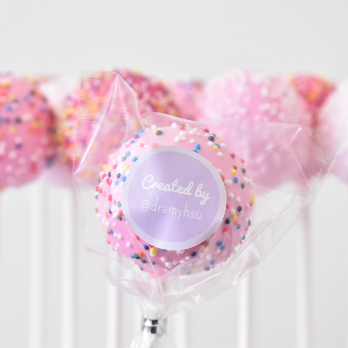 dramyhsu's tweet photo. Good patients get a #cakepop at the end of the visit 😉
#youdeserveit #sprinkles #treat #doctor #plasticsurgery #beverlyhills 

https://t.co/Jw42KsubO6 https://t.co/C3zWCHmy1F