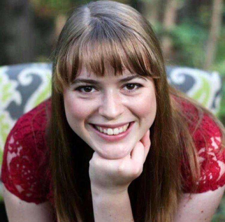 oilysparrow's tweet photo. This is me a little over four years ago. Just before some of the most difficult times of my life. Go check out my Instagram or Facebook page for the full story. It's @essentialsparrow on both. https://t.co/uosf29rcZ2
