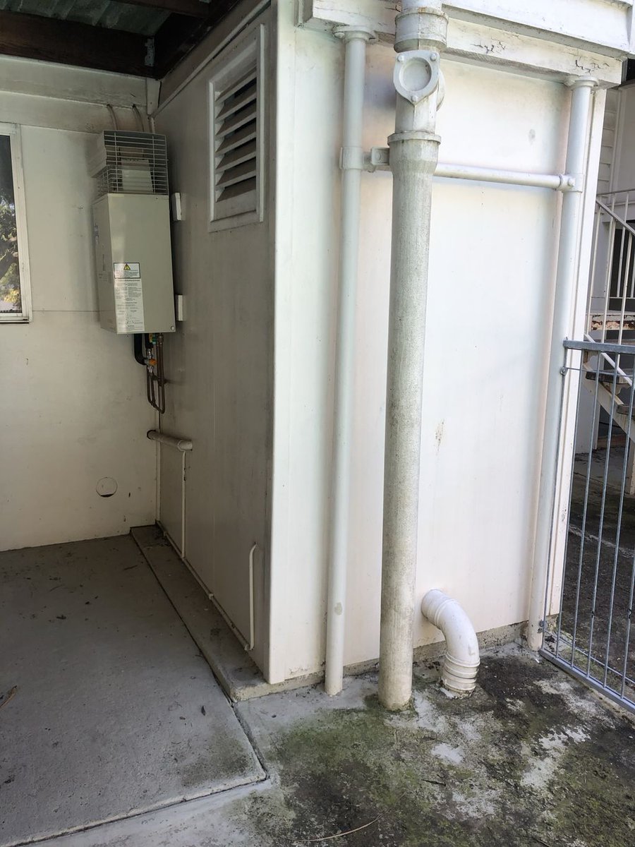 Another illegal Gas Installation!

Customers beware the cheap imitators out there

Ask to see pics of their last three jobs (done in the past week or two) and if they can’t produce them I’d be asking why. 
⠀⠀
#brisbanegasfitters⠀⠀
#brisbaneplumbers⠀⠀
#brisbaneplumbingandgas
