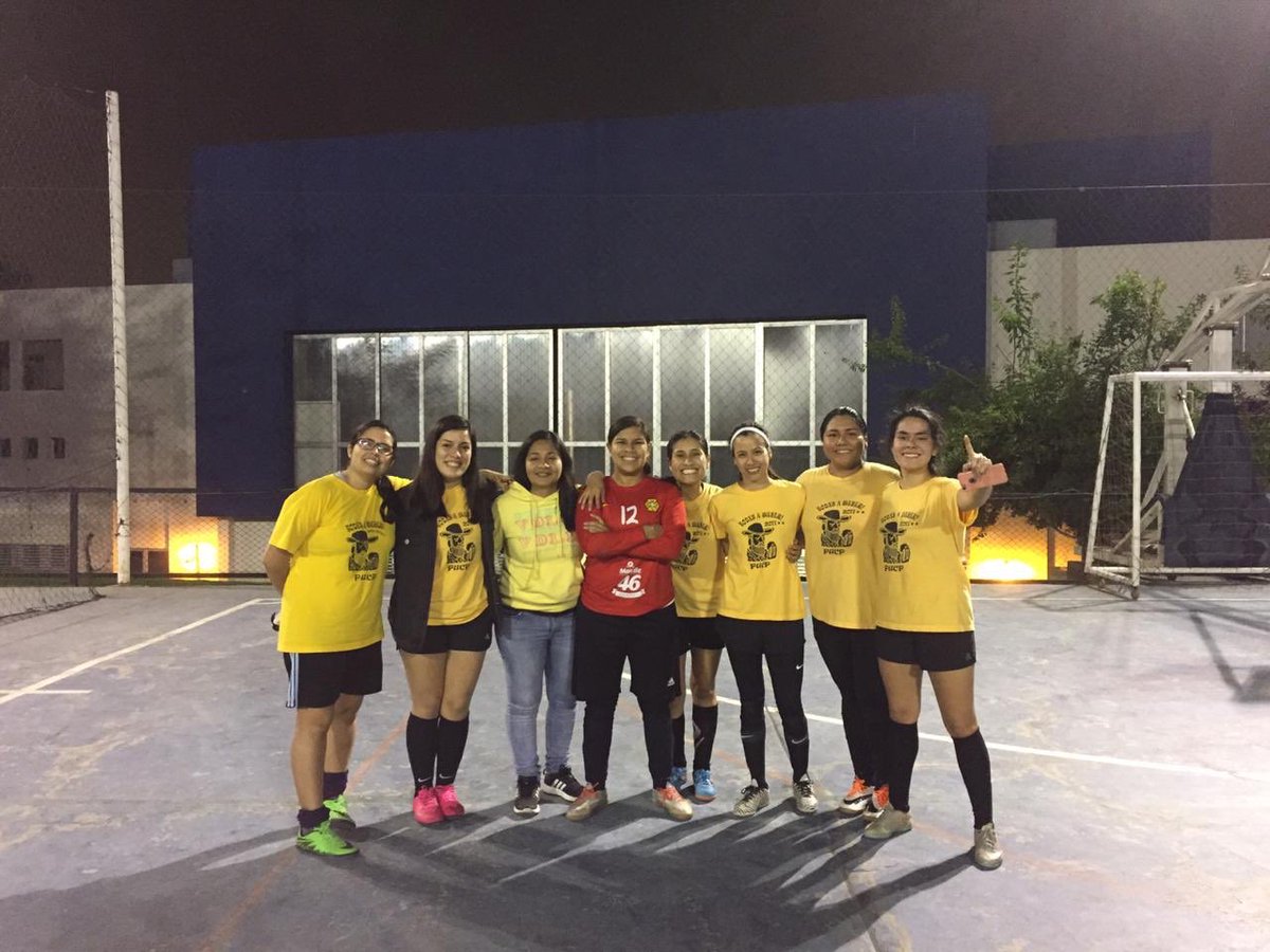 Dra_Bataclana's tweet photo. Ganamos la Liga 2019 🥇🏆 #PartePierna https://t.co/viHXCVt63C