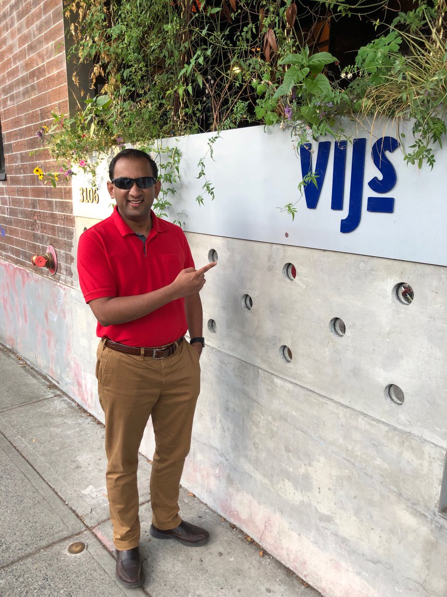 Feeling lucky & grateful to dine ⁦@EatDrinkVijs⁩ & meet my friend #TheMan #TheMyth #TheLegend #VikramVij this evening. Is there a better Indian #restaurant in #NorthAmerica? ⁦@VijsRailway⁩ ⁦@Vijs_Rangoli⁩ ⁦@CityofVancouver⁩