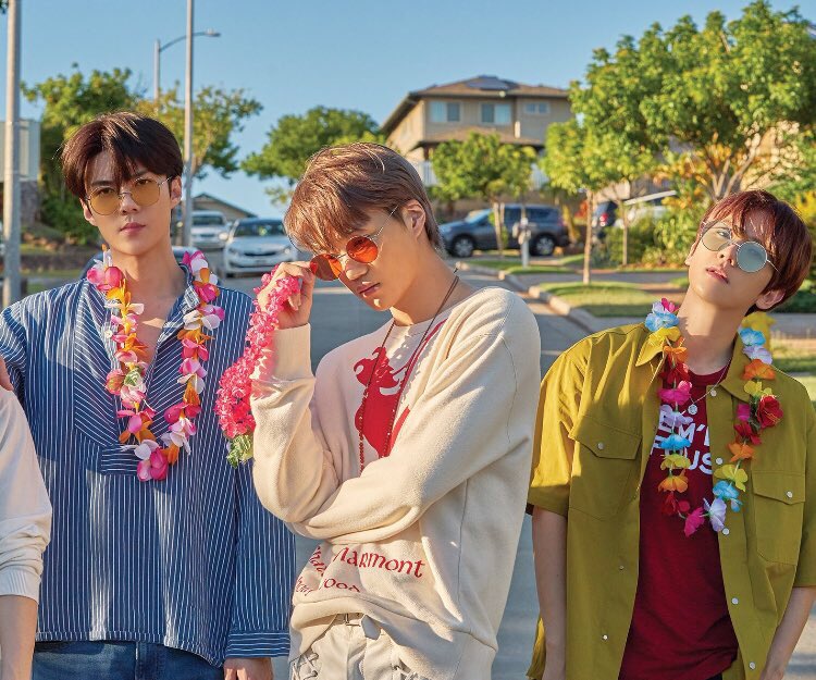 milkteu's tweet photo. the holy trinity 🥺❣️ https://t.co/7zNPjqc2i0
