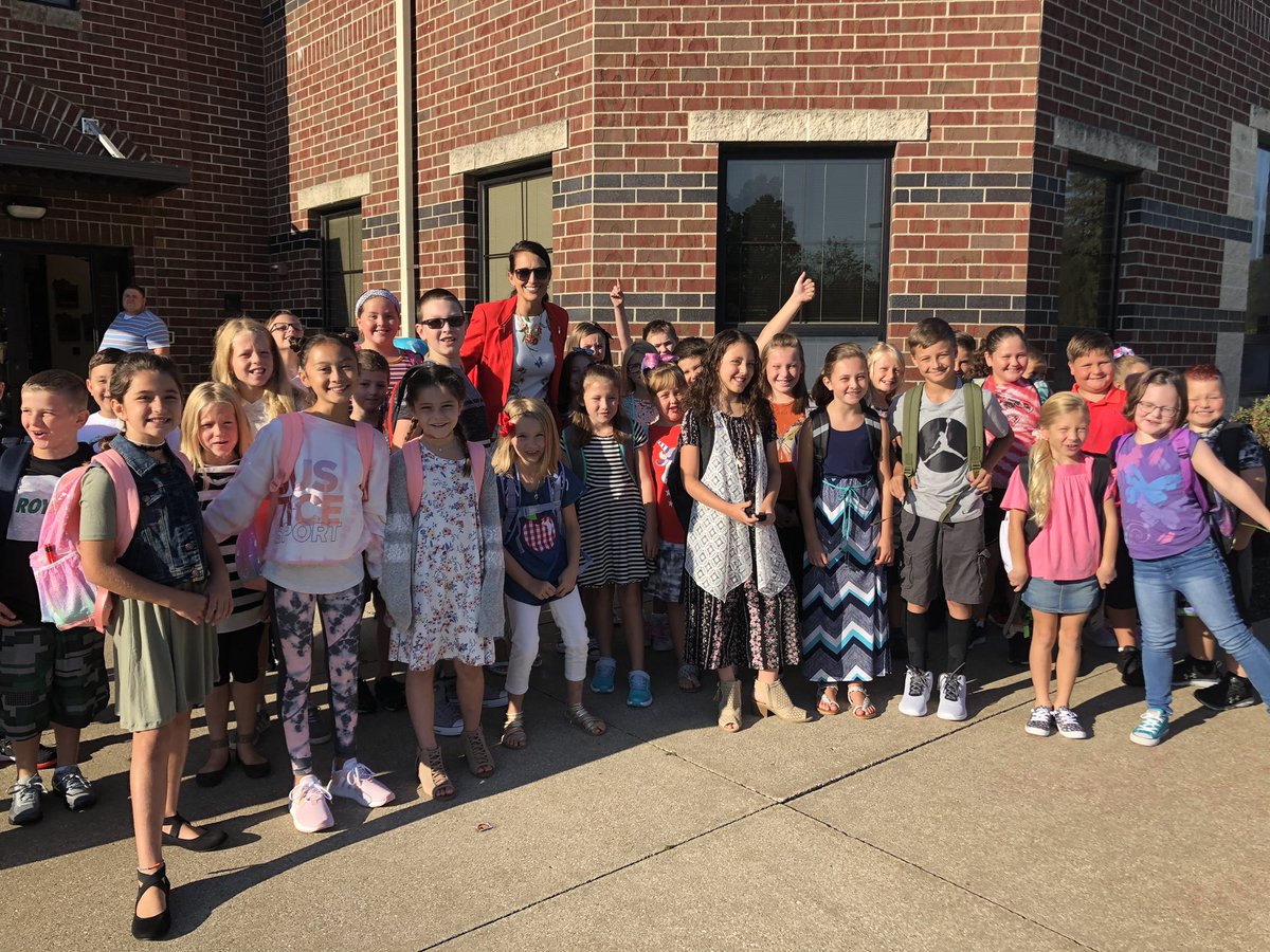 SuffieldE's tweet photo. Welcome back to school friends! I don’t think we’ve ever had a better start!  Amazing students and staff! #lovesuffield  Happy first day! https://t.co/oIf2zFSZ5n