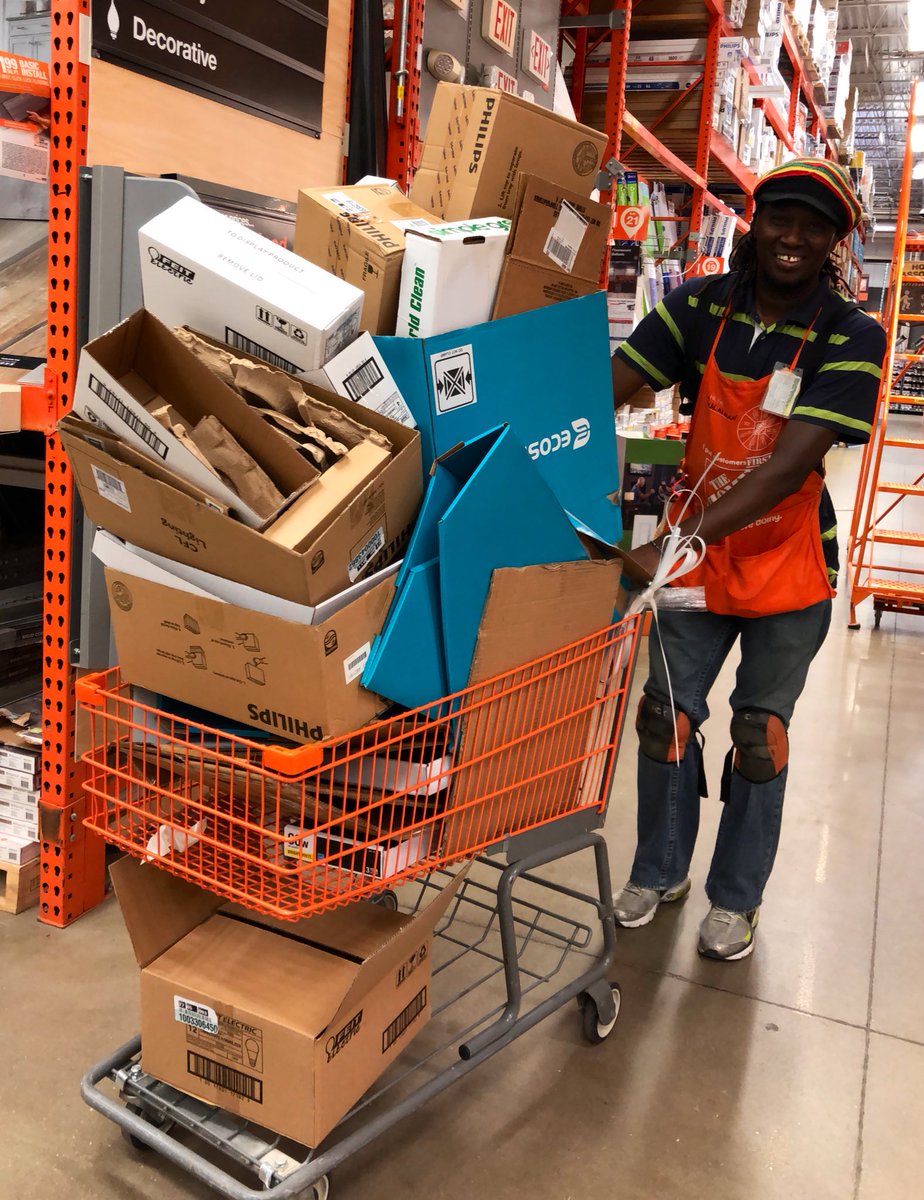 itsscamella's tweet photo. 🌅 Every morning this WONDERFUL associate finds me to show off his cart! Thank you Sulaiman D27 for taking true ownership of your dept! We appreciate all your hard work &amp; dedication!!! 💪🏽💪🏽💪🏽 #CardboardChallenge #EmptyOverheads #MA4640 #WeAreTheMidAtlantic #D278OrangeProud https://t.co/369oIbTDnc