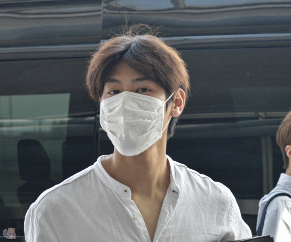 MapleTaff's tweet photo. 190818 JFK airport
"So throw me away
Cause if I were a boomerang
I'd turn around and come back to you"
#imfact #sang #leesang #์ํฉํธ #์ #์ด์ #imfactinNJ
(i'm still figuring out how to edit well so forgive me for now) https://t.co/LiplvUy2FE