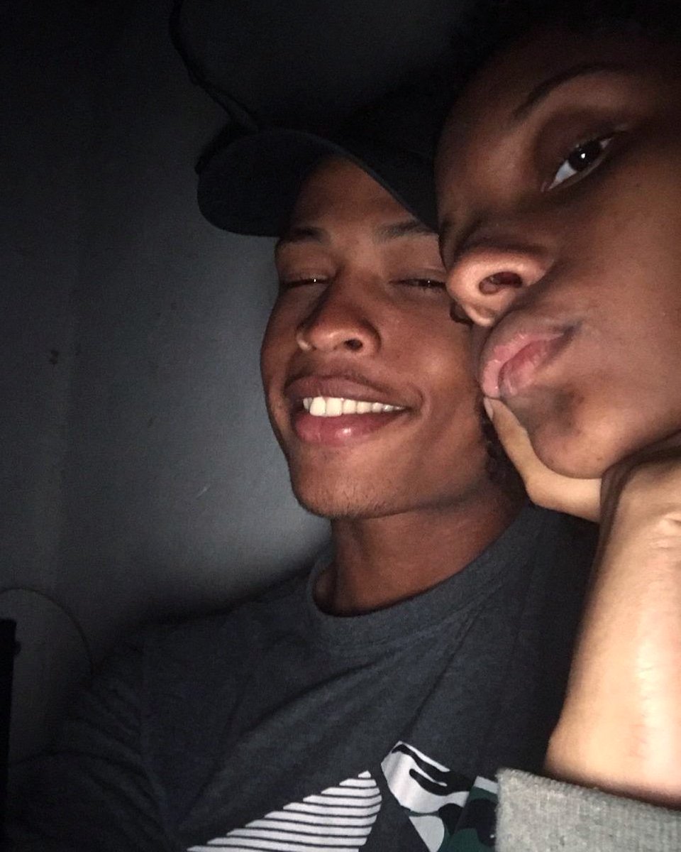 Murillocrvg3's tweet photo. Eh que eu amo ouvir sua voz de bolada tbm 👪❤🎶 https://t.co/tphCx23c2t