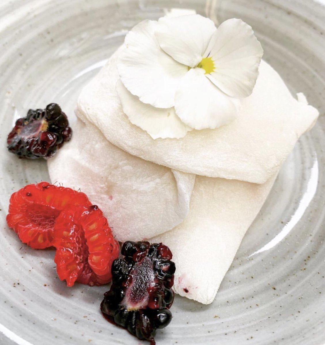 de postre MOCHI 美味しい 🙊❣️ #kokumx #mxfoodie #japomexa #mxcity #ChefTake.
.
.
.
foto de <a href="/edgordow/">Tacos por siempre</a> gracias 🙏