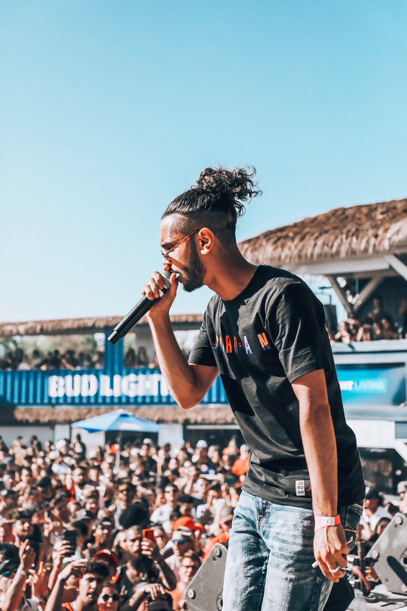 MicroBrulant's tweet photo. @LeBeachClub 2k19 🌴 https://t.co/0Qwcvwcz7I