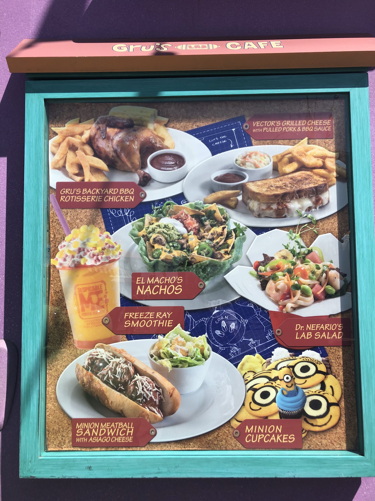 Sunny Days Usjにはない グルーのラボカフェ ミニオンミートボールサンド ミニオンカップケーキ グルーの裏庭bbqチキン 冷凍光線銃スムージー ネファリオ博士のラボサラダ ベクターのグリルチーズ エルマッチョのナチョス と
