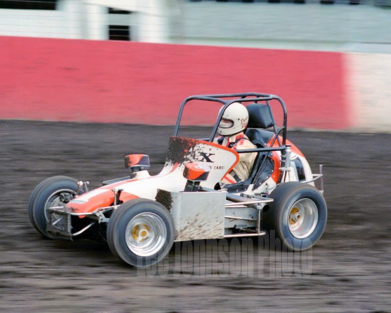 lauralight23's tweet photo. My Dad doing badass shit in the ‘80’s. He designed, then built that car in his Dad’s garage, then raced it and won. #trueracers #badasses #dirtracing #midgetracing #rayfamily #youthinkyouknow #daveray #builtnotbought #winning https://t.co/lKE77p6H5y