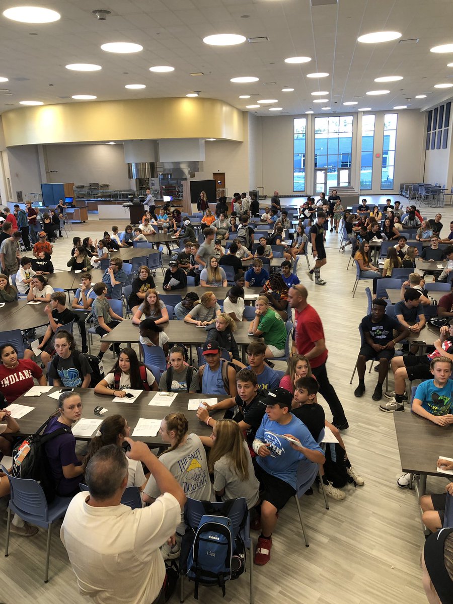 Rebelmentors's tweet photo. Welcome to Willoughby South! The freshmen had a chance to tour the school and meet their Rebel Grow mentors. We are excited to see you on the first day! #gorebs #mentorsrock https://t.co/GcL9yuxBtU