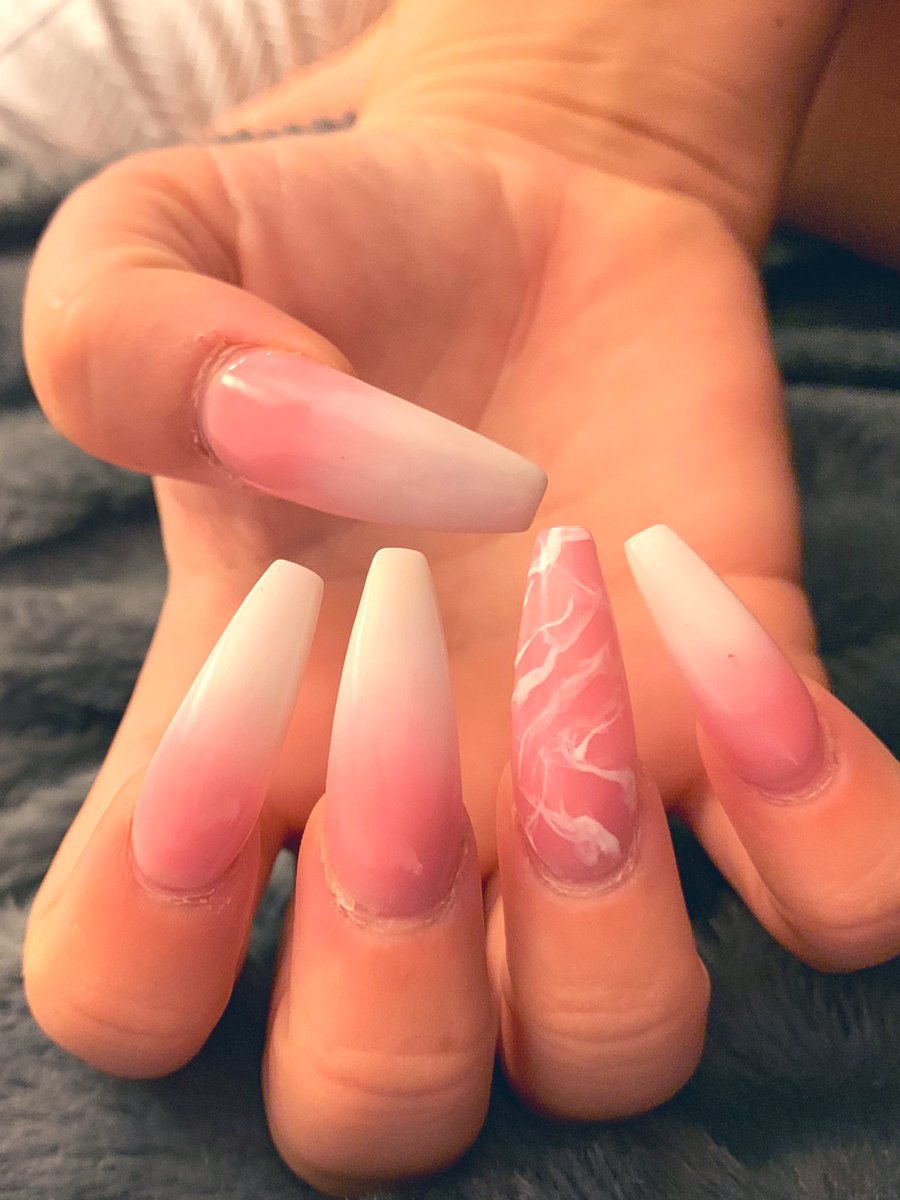 nnaearalleiram's tweet photo. the woman who taught me how to put in/take out my contacts told me she was โsincerely impressedโ that I could do it with my nails/lashes ๐ #talentedbitch https://t.co/cWEVmZb4hx