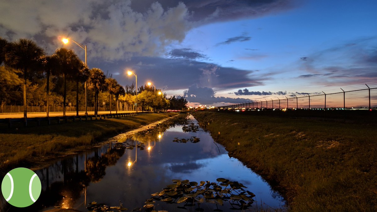 pachi72's tweet photo. 🥎=Google GCam Nightmode
⚽=Samsung Cam Nightmode
#galaxy10plus https://t.co/UWES58Oxah