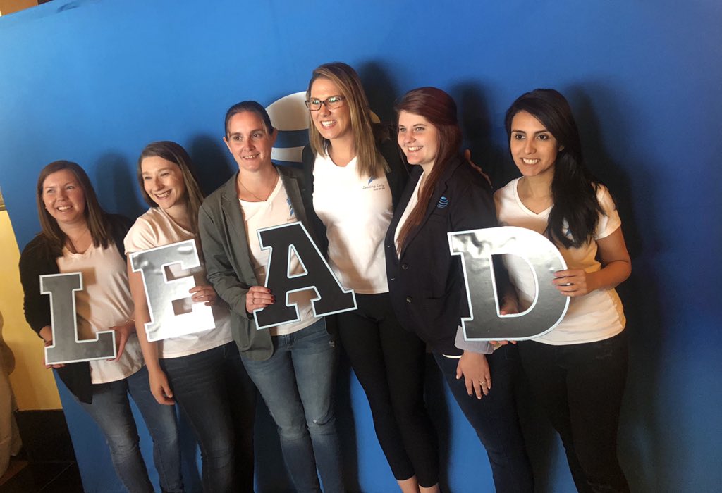 amandapriemer's tweet photo. These ladies have been the best part of my journey #LEADGLM @staceysobiech @amygallegos123 @donna_turgeon also Theresa, Betty and @ravenmkathawa! 💙 https://t.co/UKe4Rit5mk