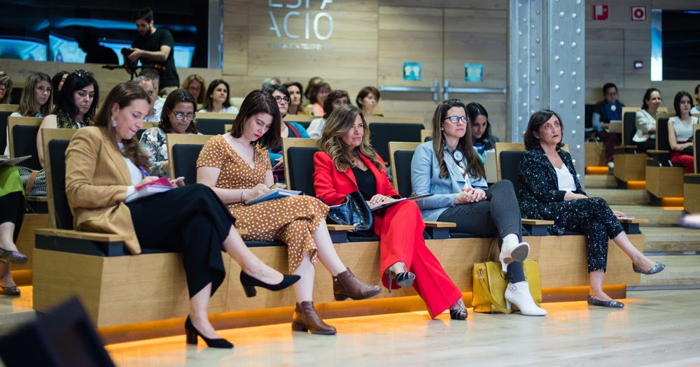 eraser's tweet photo. Video DigCitSummitES: familia y tecnología | #DigCitSummitES @EspacioFTef @fundacionTef https://t.co/h7vjUFwPaU #tecnologia #familia #education #educación #Telefonica #communication #video #ethics #TIC#technology #etica #digitaltransformation #infancia #adolescencia #school https://t.co/8iIcYQEffI