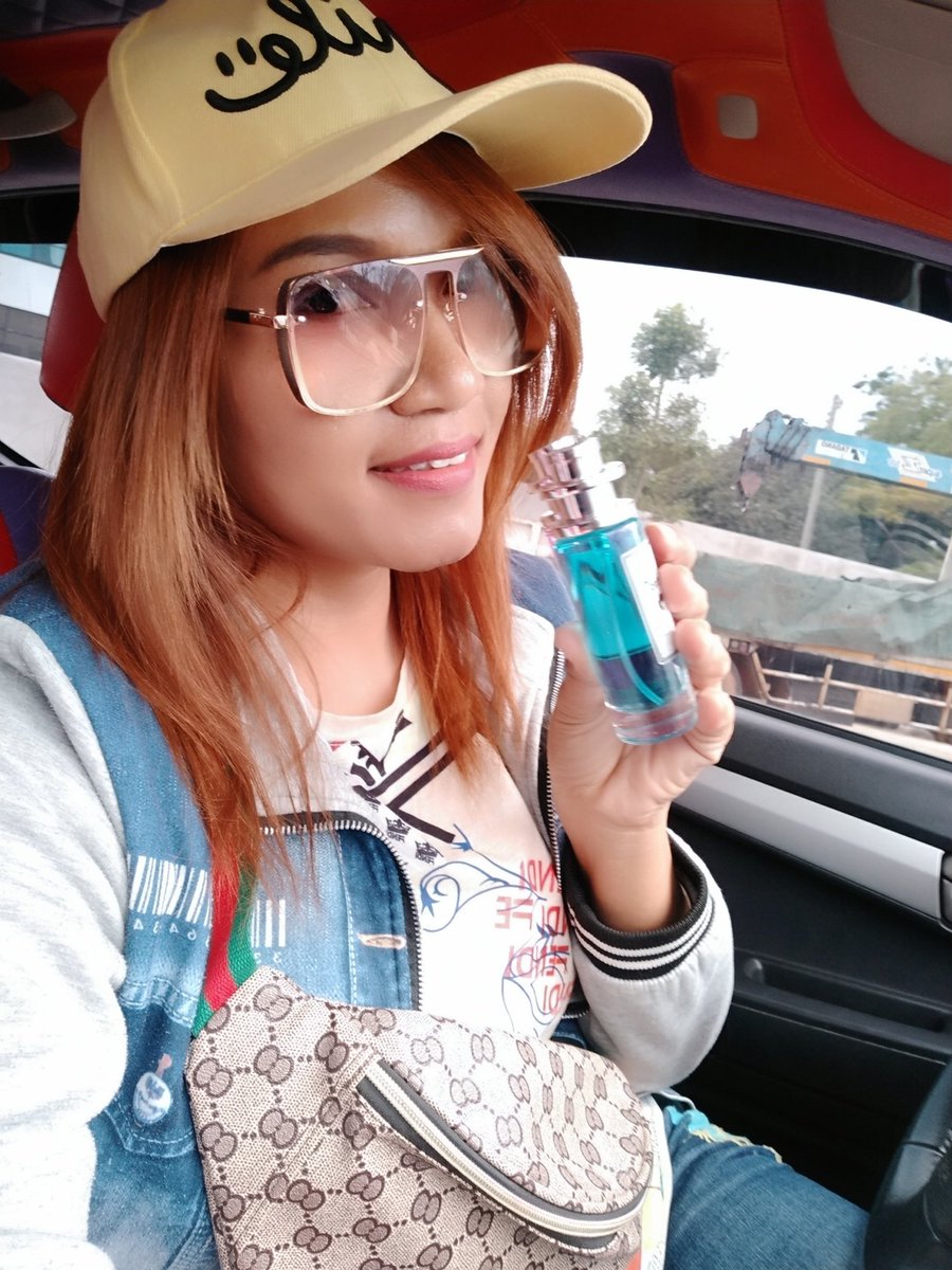 WhitePerfectSu's tweet photo. #น้ำหอมดีว่า ออกง่ายๆ❤
👉เกรดพรีเมี่ยม กลิ่นหอมติดทน
👉 ขนาดพกพา 35 ml. ขวดล่ะ 100.- 
👉มีให้เลือกมากกว่า 78 กลิ่น
⛔ เหมาะสำหรับนักเรียน  ⛔ นักศึกษา
⛔ หนุ่มสาวทุกเพศทุกวัย ⛔ ทุกอาชีพ

🚩สอบถาม #สมัครตัวแทนขายสร้างรายได้💸💸💸 👉ขายทุกวัน ปลีก~ส่ง 👇
🌐https://t.co/SQS7Y4xgy7 https://t.co/N5Z68FMRDC