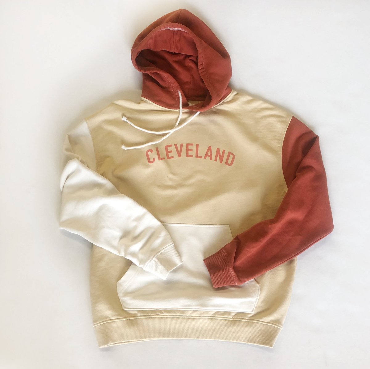 Let’s get our Gameday giveaway going early!!! Giving away a $50 gift card to EmilyRoggenburk.com RT to enter!!!
 🏈🏈🏈🏈