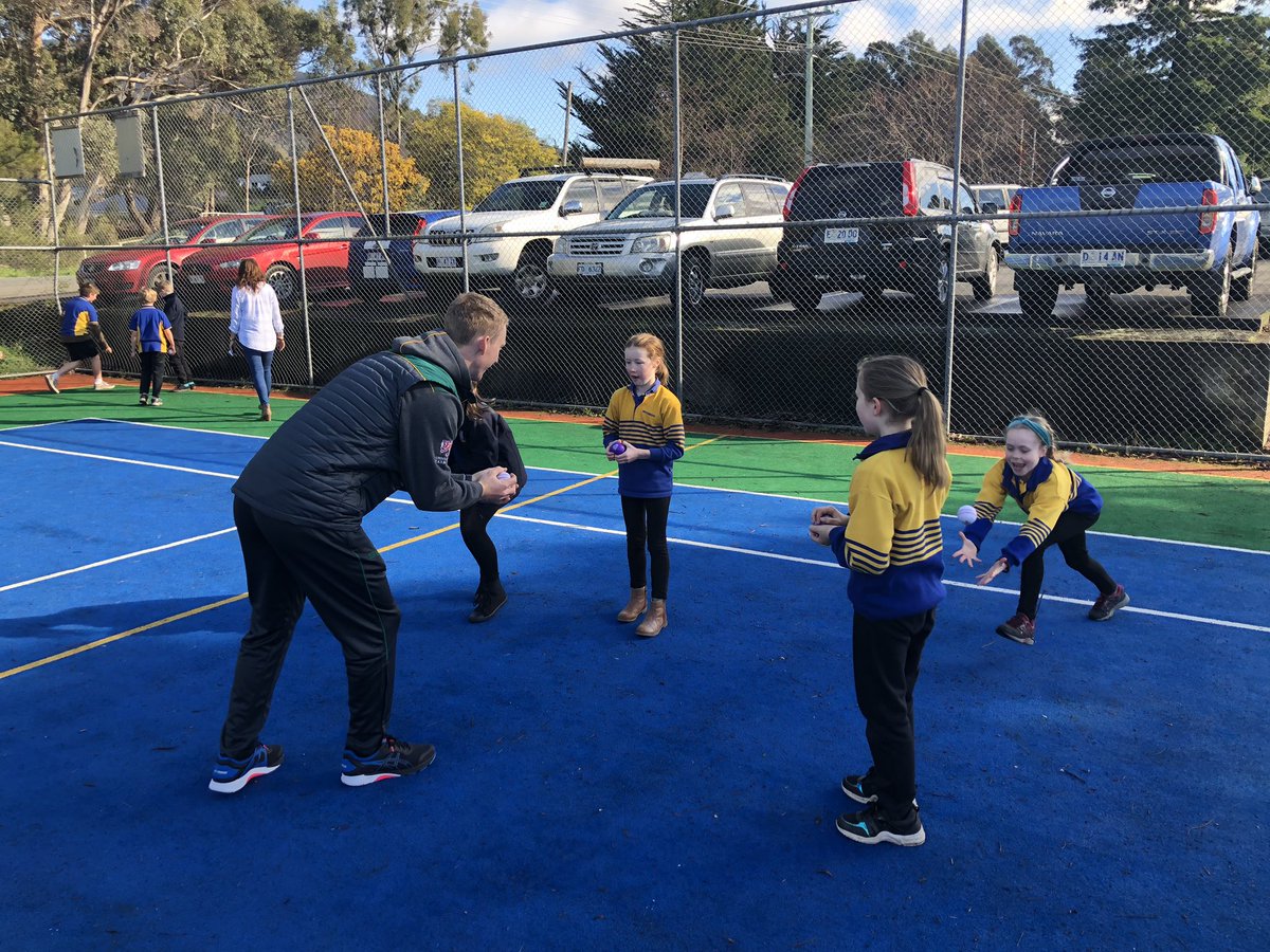 #MyStateBankBlitz Day 2 underway at Woodbridge PS with <a href="/jcsilk14/">Jordan Silk</a> <a href="/slugwebster/">Beau Webster</a> #PlayCricket #TasmaniasTeam <a href="/crickettas/">Cricket Tasmania</a> <a href="/HurricanesBBL/">Hobart Hurricanes</a>
