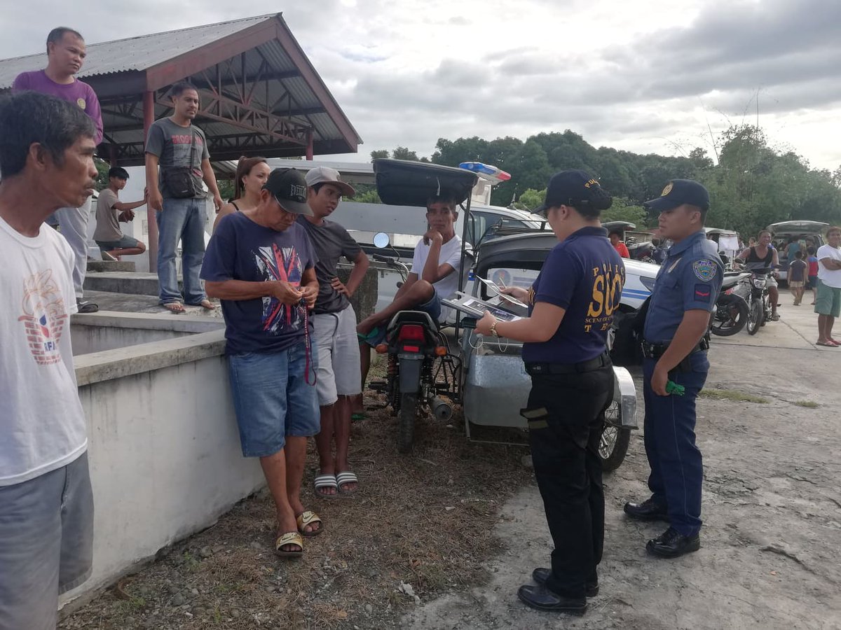 nepclo's tweet photo. NEPCLO personnel distributed flyers regarding Crime Scene Awareness and Preservation briefly discussed its contents including the Mandates and Functions of the PNP Crime Laboratory to residents of Barangay Poblacion North, Nampicuan, Nueva Ecija. https://t.co/rESGZUzkPK