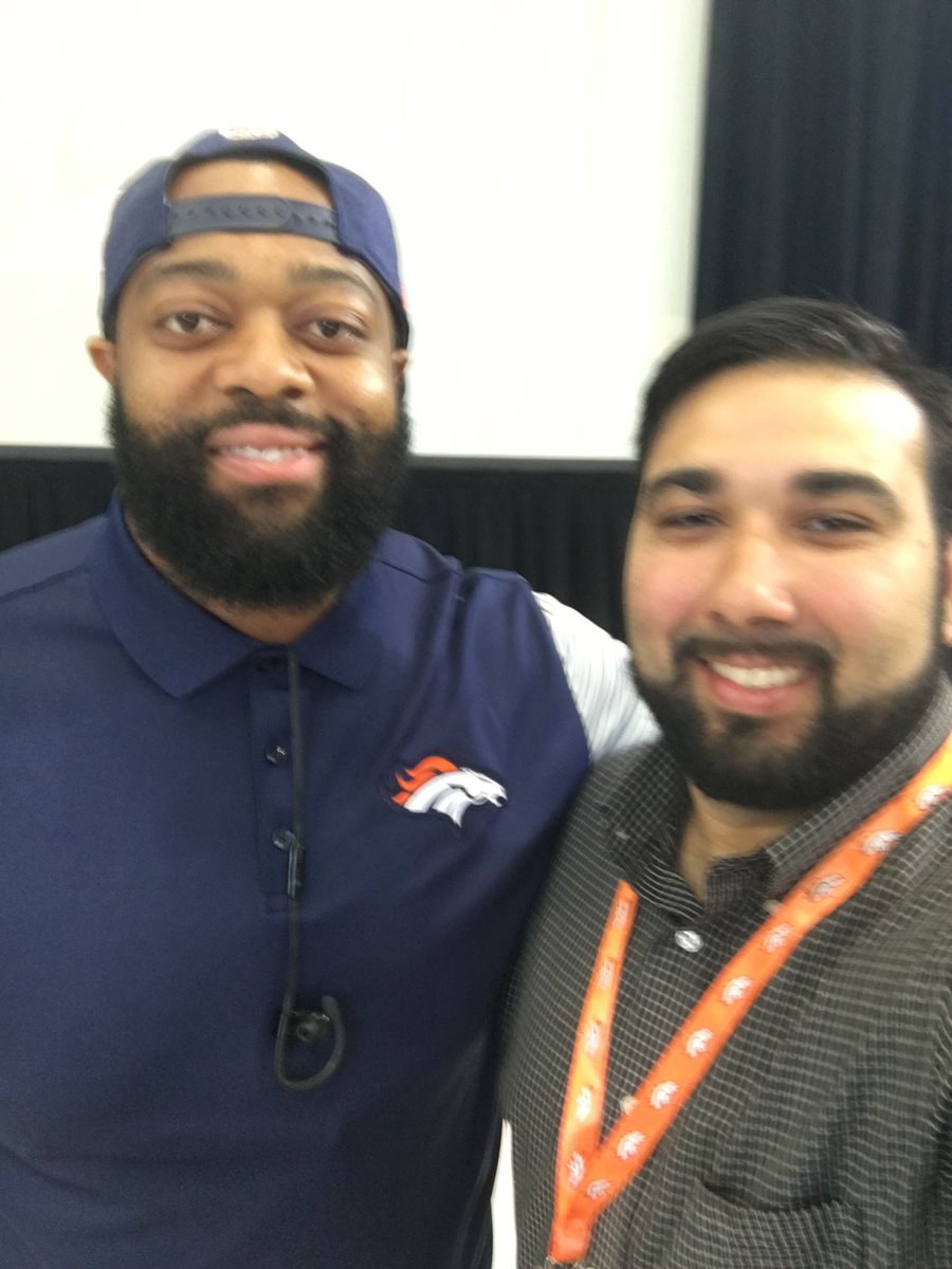 Cheryl_Searle's tweet photo. So proud that @United partners with such amazing organizations like @Broncos to support our local CO communities! Thank you for the hospitality as well as the work done to lend a hand to those in need! Touchdown! 🏈 Together we make a difference!🌎#UnitedinCommunity #BeingUnited https://t.co/zTKJUD1d6v