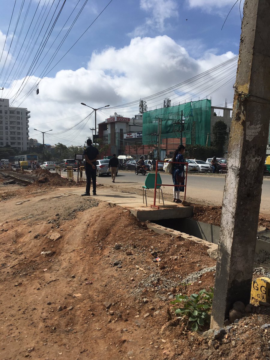 BjTraffic's tweet photo. @blrcitytraffic @hsrltrafficps @AcpSouthEasttrf -Thank you to BTP for trying their best in curbing wrong-side driving. Bengaluru drivers-how many hours should BTP stand to prevent you from endangering yourselves and others. Can’t we be responsible? Say no to wrong-side driving. https://t.co/DWKqLiAWib