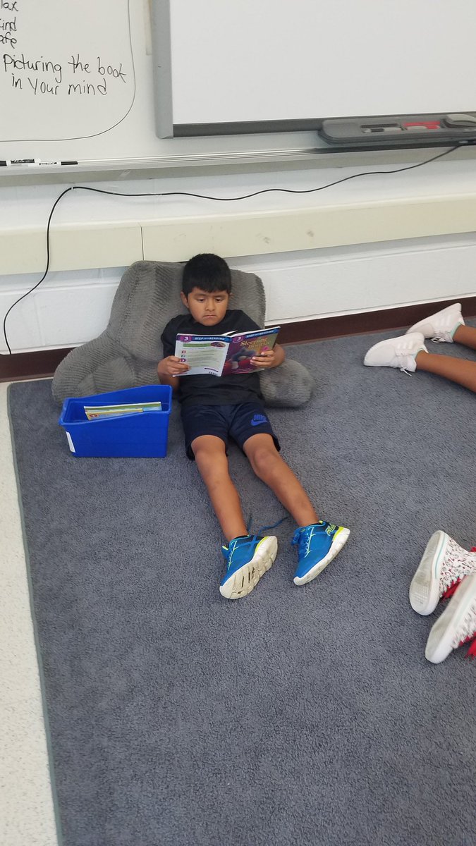 theMrsGilley's tweet photo. One way good readers help build their reading lives is by finding a comfy spot
#readinglives #comfyreadingspot #welovereading https://t.co/4uyBtGJXCX