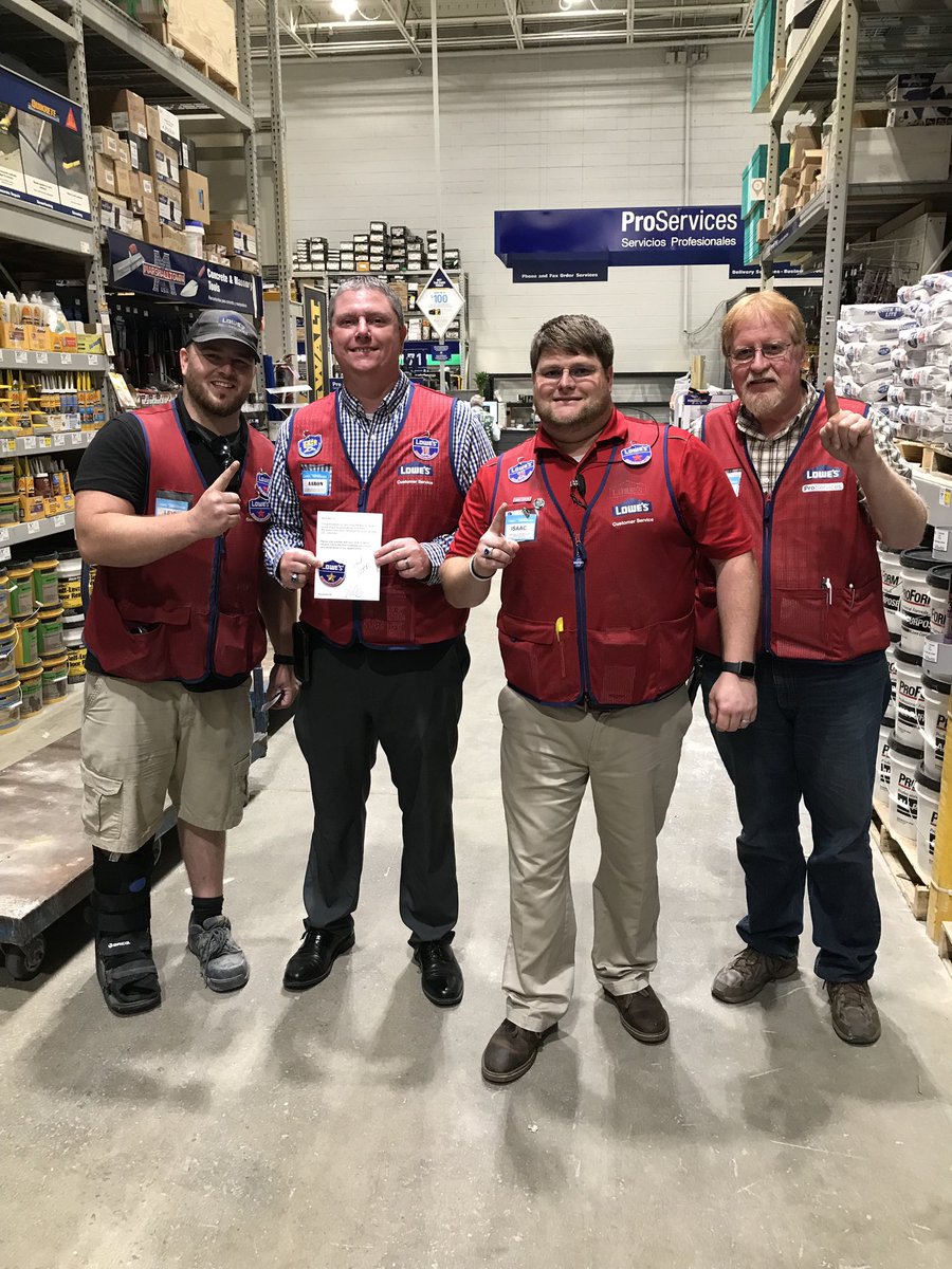 IsaacHowardIV1's tweet photo. Today Levi received his bronze star ,and Omahr received his second red star. These two Pro associates are committed to customer service ,and staying in stock for the Pro. Awesome Job Team!!
@Market830 #OrangeCrush #RelentlessEffort https://t.co/wgb4MAEekV