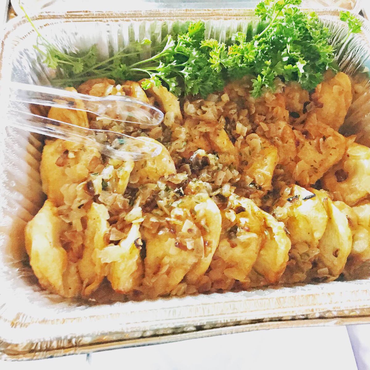 Let us cater your next event! Email us at tomskisausage@yahoo.com #bussinesevent #productionevent #motionpicture #cateringsla #weddingcatering #tomskicatering #celebration #la