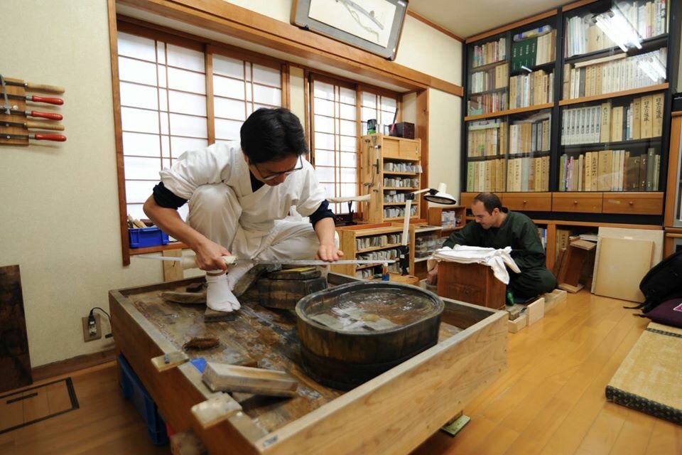 honnouji_jihou's tweet photo. 当日は、研師の方へのご質問可能です！
本能寺大宝殿では、「刀剣と寺宝展」好評開催中です！
ご来場を心よりお待ち申し上げます！
#本能寺 #ICOM #MerpPj https://t.co/GCudD0kBrB