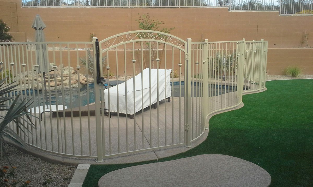 DcsPool's tweet image. DCS Pool Barriers has been creating custom #pool fences &amp;amp; gates for over a decade. Our team is knowledgeable about all state &amp;amp; local regulations &amp;amp; will ensure that your pool is secured by a beautiful, durable &amp;amp; legally compliant #poolbarrier. Learn more: dcspoolbarriers.com/about-us/