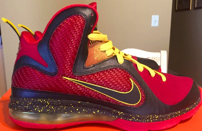 GrailMafia's tweet photo. Is it wrong to have my kid transfer High Schools just so I can get the PEs that come with being on that school’s hoop squad...I think not!!!🤯🔥🎓🤯🔥🎓🤯🔥🎓 #FairfaxPEs #Lebron9s #GrailMafia #GrailsOnly @Cortez72life @kustoo @JamarroBrown @bkzproblemchild https://t.co/NbgHLGaTBP