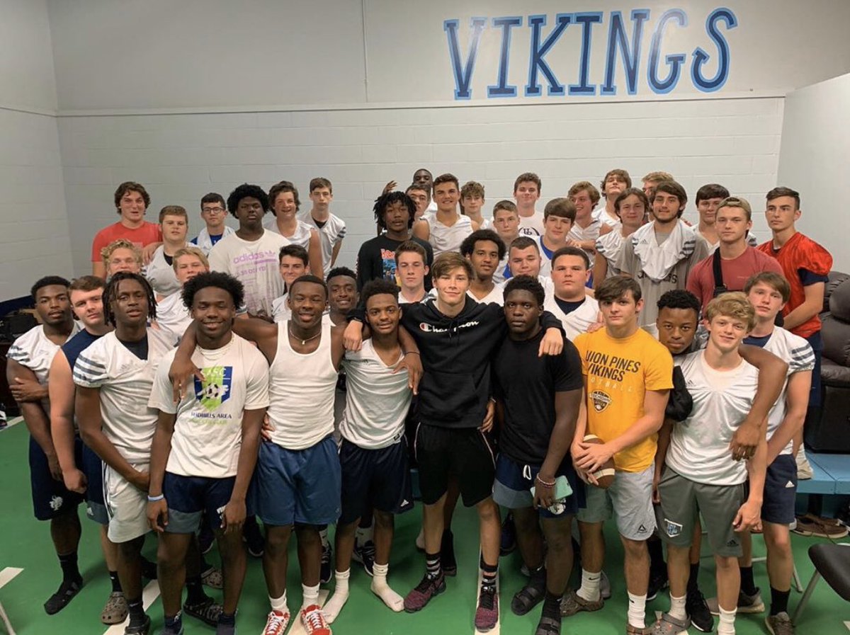 cadyn_stjohn's tweet photo. It’s a brotherhood. #vikes https://t.co/4V3z0K5dDq