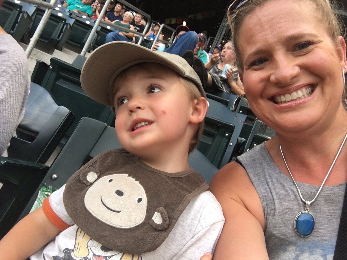 HeatherandHenry's tweet image. #selcoselfie @EugeneEmeralds