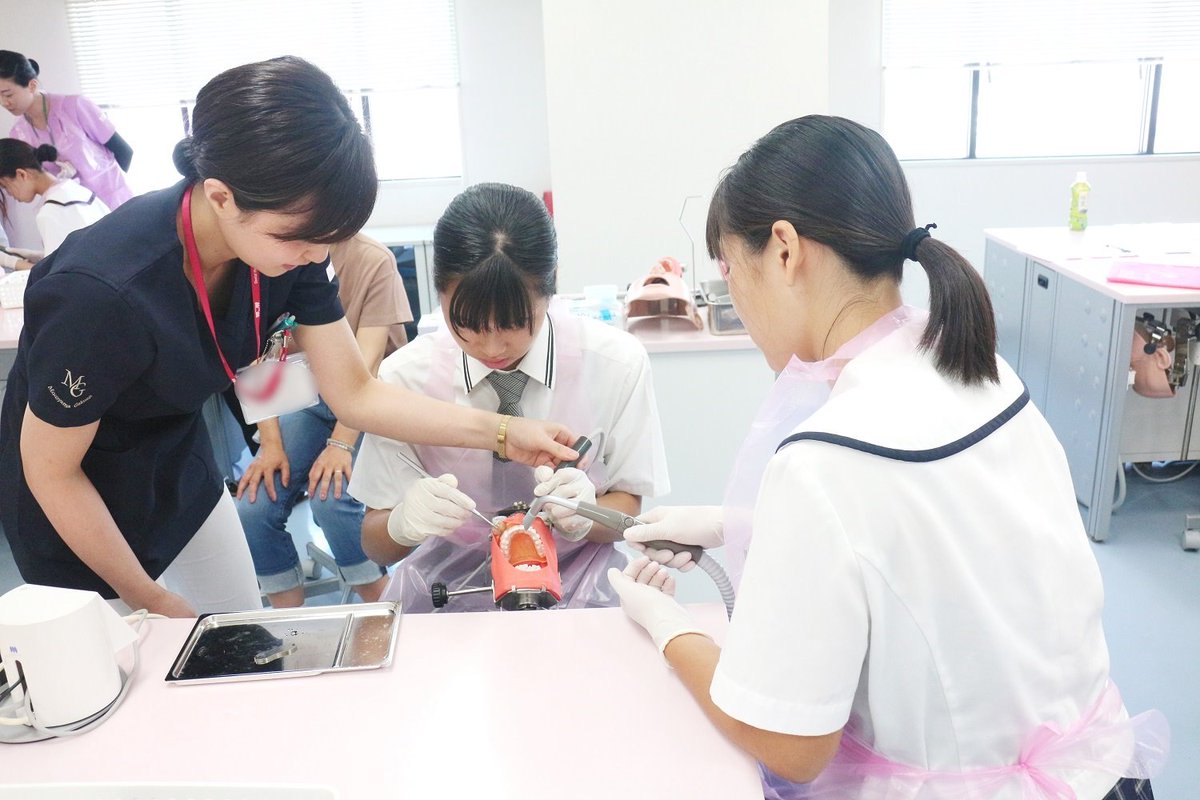 インターナショナル岡山歯科衛生専門学校 V Tvittere 8 24 土 オープンキャンパスを開催しました 今回は 超音波スケーラーで歯石を取ってみよう という体験を行いました 次は9 14 土 は お口の機能を一緒に体験しよう です 皆さまのお越しをお待ちしており