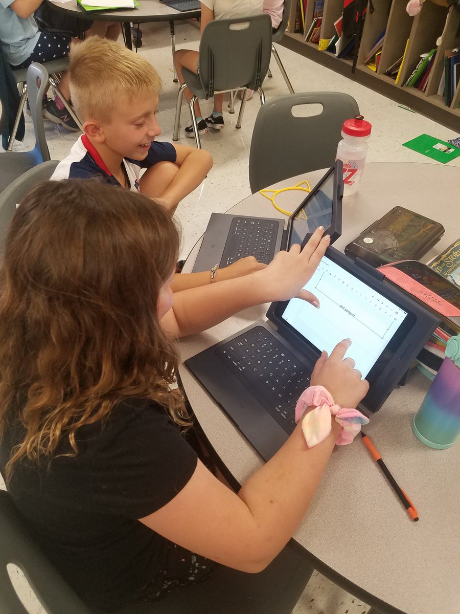 MsJenBrownBEU's tweet photo. Love seeing these kids hard at work brainstorming service learning project ideas! They sure are a passionate and motivated group! I can't wait to see their finished products! @BeulahRalphElem https://t.co/6xQ2GgrdKn