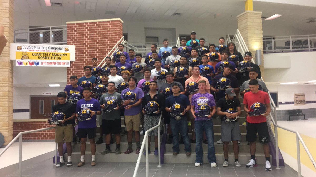 CarrizoWildcats's tweet photo. #DecalNight You can feel the excitement in the air the 🏈season is here!
You showed up all summer
You put in the hours and the work
You put the team first
We earn everything. Now we go earn the right to be proud and confident. This is a great group BIG things to come #PuroWildcat https://t.co/4at6otQa7p