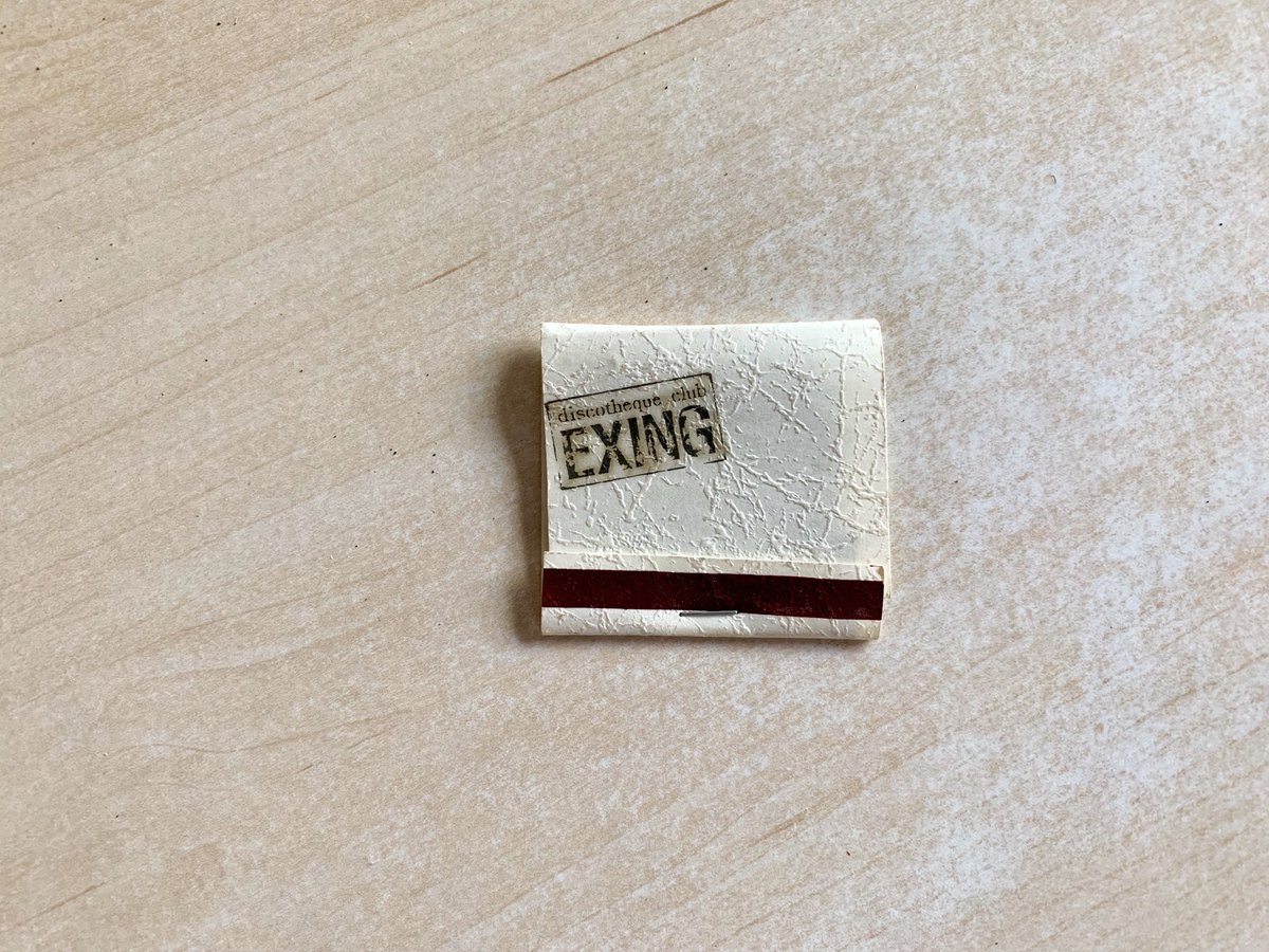 hirofukuchi24's tweet photo. EXING (どこだっけ?)
昭和をマッチで偲ぶ企画。
「風マッチろまん」第5回
80年代大箱ディスコの最高峰 "EXING"。
入場料が4,000円くらいしたなぁ。
1,000人入れたオオバコ。
服装チェックがあってジーンズは入れなかった。
今風にいうとイキってんなぁ。
#EXING
#風マッチろまん https://t.co/dqhBd4jgXP