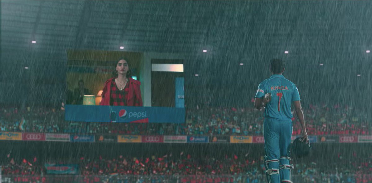 YouTubeIndia's tweet photo. Watch @sonamakapoor and @dulQuer in #TheZoyaFactor trailer and share it with 10 friends to avoid bad luck! 🧿 → https://t.co/YELsopeMhg https://t.co/AD9azSXUY3