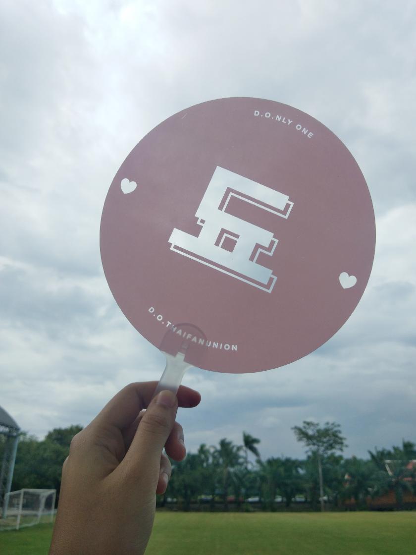 me_n_soo's tweet photo. @dothfanunion รีวิวพัดค้าบบบ พัดคือดีมากเอาใจนุไปเรย❤❤❤❤ https://t.co/k65NHClNCY