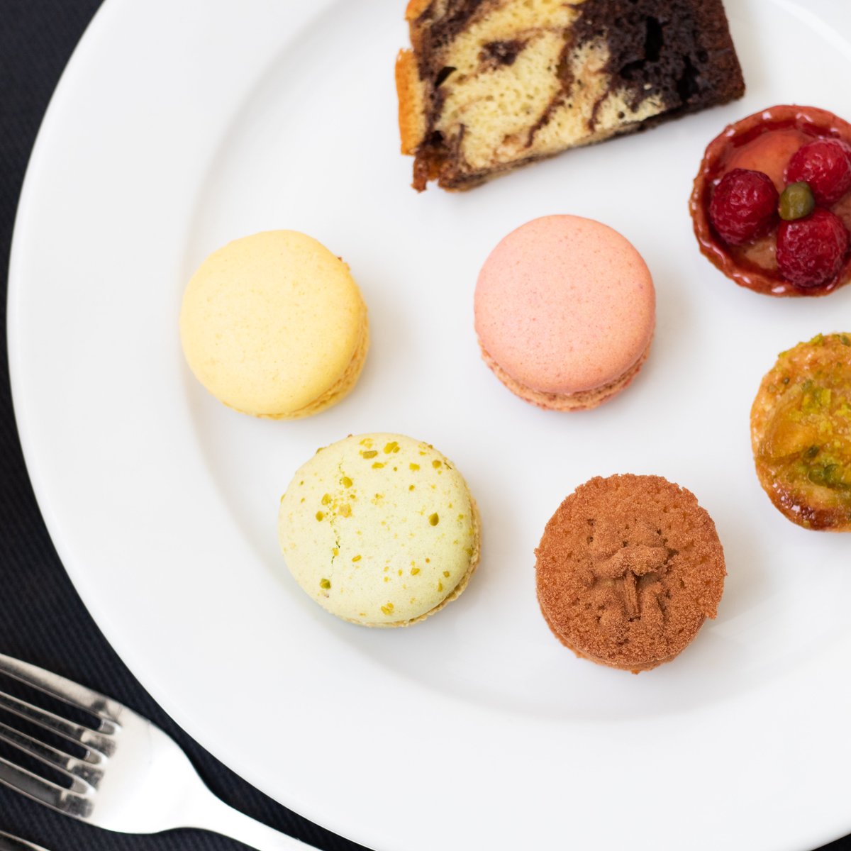 Le #brunch fait son grand retour ✨
De 12h00 à 15h00, on vous attend tous les samedis et dimanches pour des brunchs composés d’un petit déjeuner complet, buffet de mets sucrées et salées ainsi qu’un plat chaud au choix. 
👨‍🍳Réservation : 01 44 58 43 40 
#Paris #brunchparis #Hotel