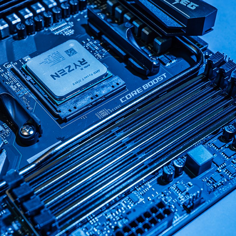 msicomputerjp's tweet photo. MSI X570マザーボードのサクサクとクールという二面性、どちらが好きですか？

詳しくはこちら👉 https://t.co/zxVxqlZOhn
https://t.co/iPd2sYPCHD
#PlayFastPlayCool #X570 #MSI @AMD @CoolerMaster @Corsair https://t.co/Y8S3BEBDrm