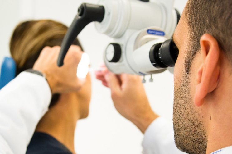 AltunaSaga's tweet image. Para realizar un correcto estudio de la #hipoacusia, en #altunaysaga contamos con todos los medios diagnósticos más actuales y avanzados; #Audiometrías tonales y verbales, #Potencialesevocados, #Otoemisionesacústicas, #Audiologíainfantil, #Electrococleografía, etc. #orl