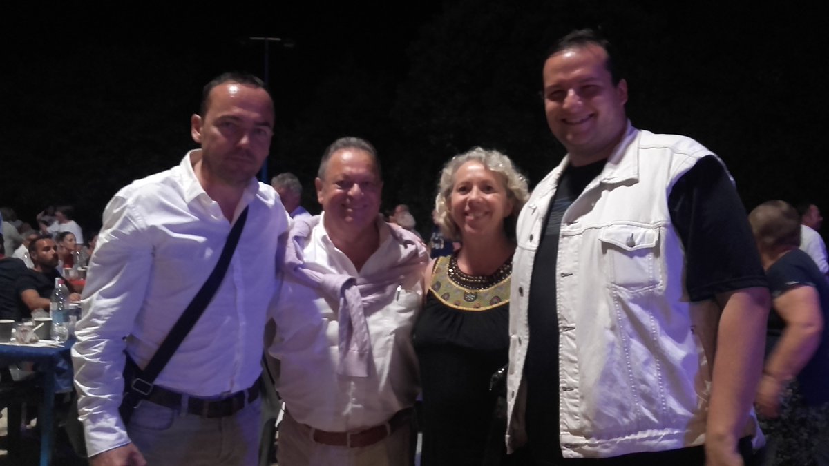 JEANRENELAGET's tweet photo. .@ECiotti a mobilisé lors de la soirée Cercle des Amis de Jérôme #Viaud 25/08/19 (+de 2500 personnes). A la table de #SAMI honorés de la présence de Juliette ESPINASSE DUBOIS #Grasse #Grasse06 #CAPG #PaysdeGrasse #CôtedAzur #AlpesMaritimes #Sud #Provence #PACA #France #NouvelElan https://t.co/1qZlc1EbYS