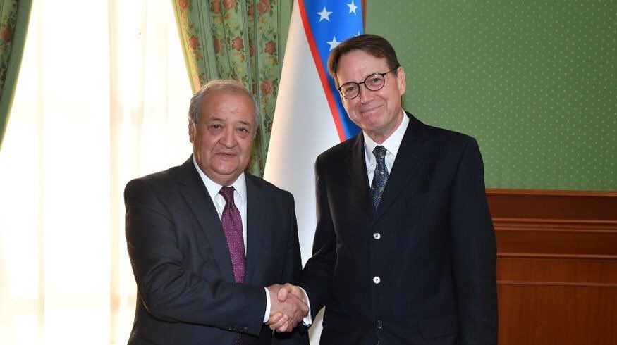 UKAmbUZ's tweet photo. Pleased to meet FM Kamilov. Look forward to working in this fascinating country to strengthen UK-Uzbekistan relations even further. 🇬🇧🇺🇿 https://t.co/AZiO4oOLYa