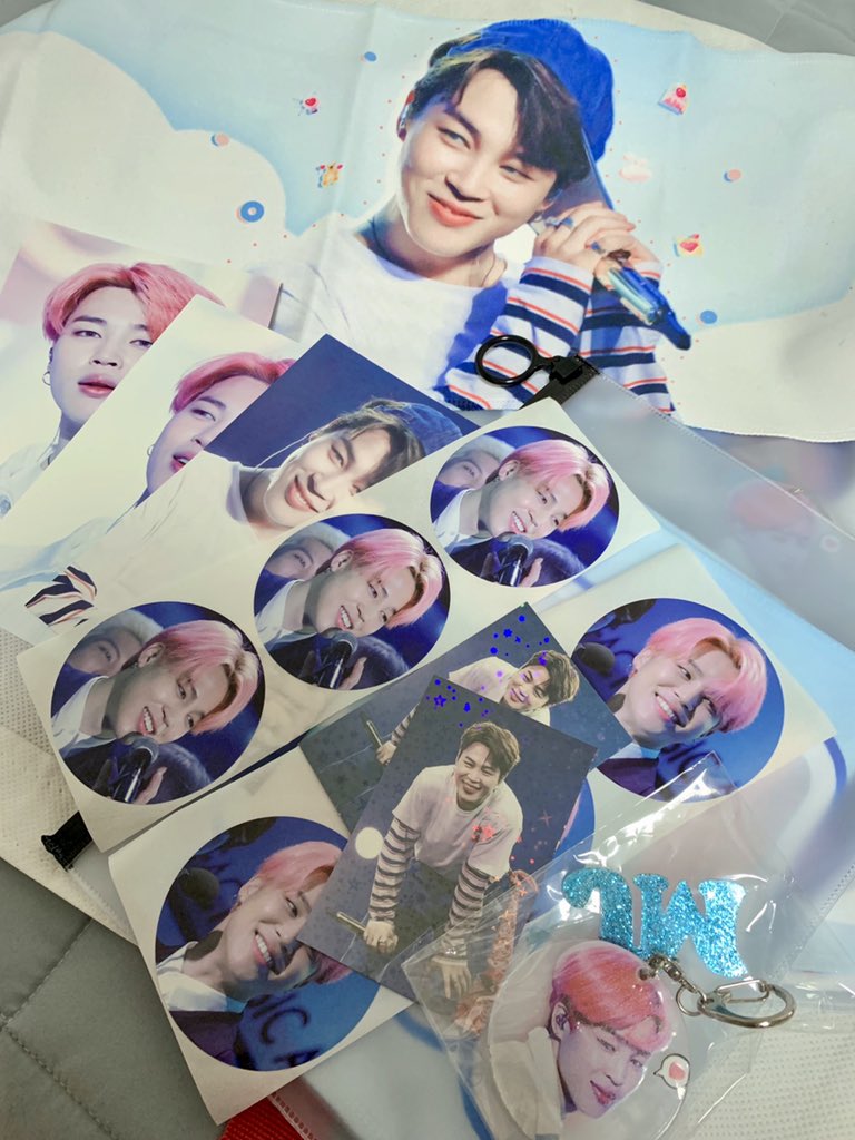 슬로건 배송 모두 발송되었습니다.
소량 재고판매 합니다. 구입을 원하시는분은 DM 보내주세요.
문의는 메일(minangel1013@gmail.com)로 받습니다!감사합니다 ☺️