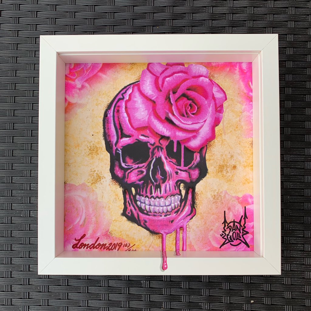 Just getting these prints ready to send out to there new homes 
💖
…rsofartstudioandgallery.bigcartel.com/category/dan-g…