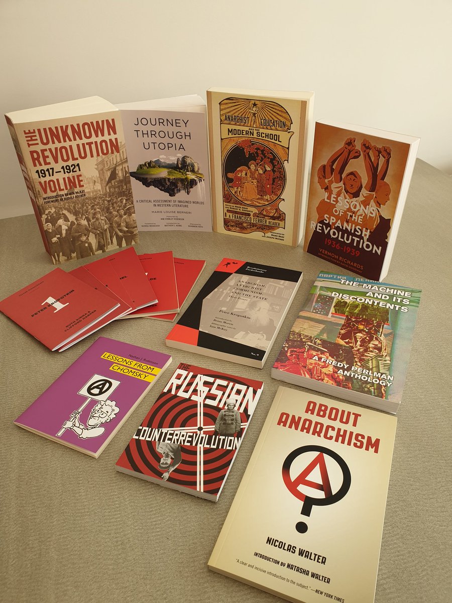 Great looking set of review copies from our friends @PMPressOrg @PMPressUK @Activedistro & @dogsectionpress. Coming to an issue of Anarchist Studies soon!