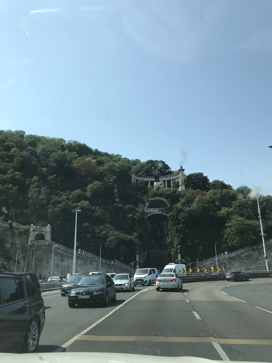 claudiagules's tweet photo. I love so much the sight from this Bridge in Budapest

#wheninbudapest #Budapest #bridge #roadtrip https://t.co/4aaDwrxhXe