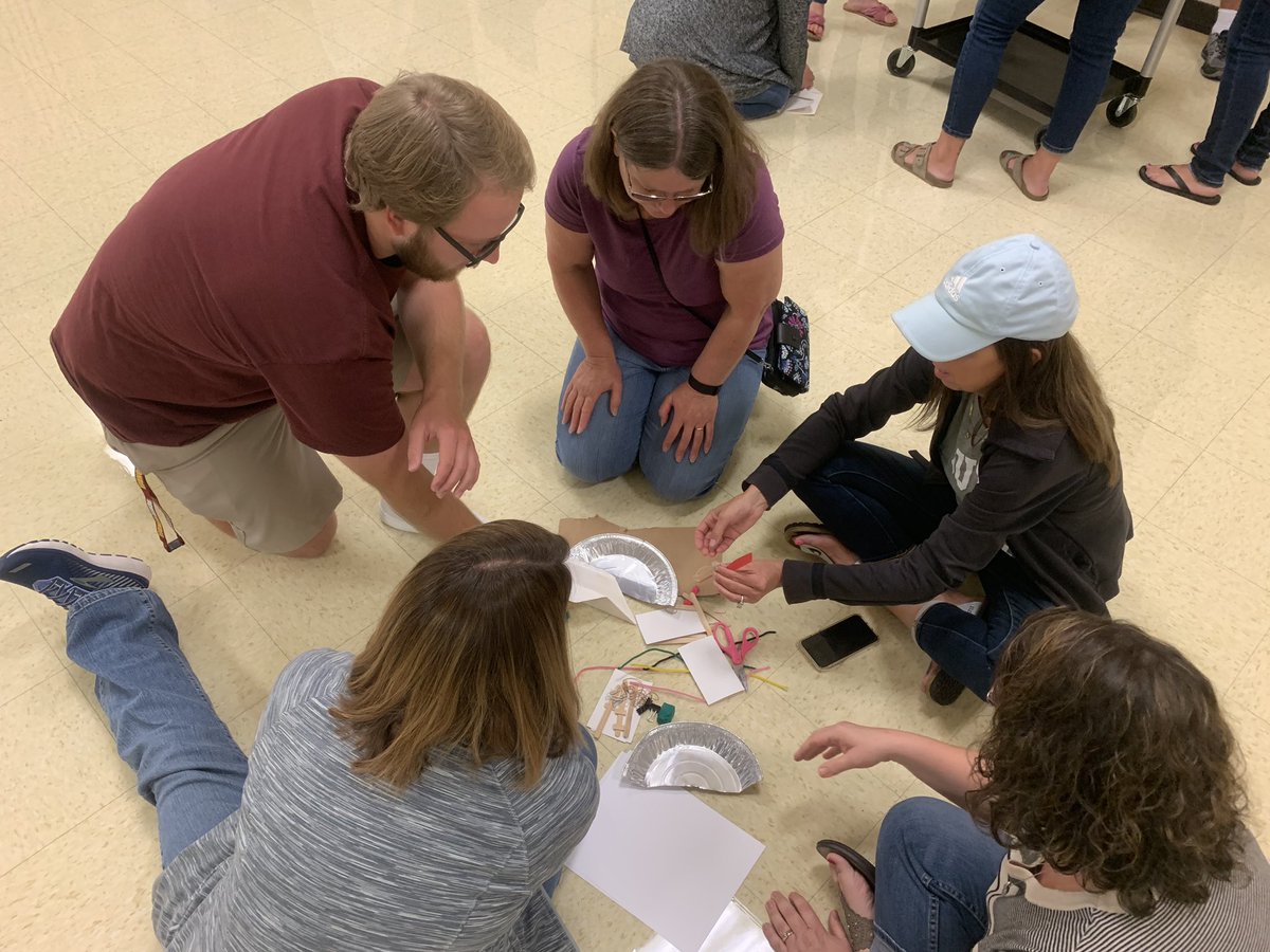 mbarnettmn's tweet photo. Great workshop @JES_717 today!  Community building through inquiry-based learning activity (designing most efficient plane for airplane toss) choosing @getoneword for school/personal life, &amp; learning @ CRT practices to implement w/ colleagues, sts &amp; families. #LoveMaroonLiveGold https://t.co/znXAfGAqeH